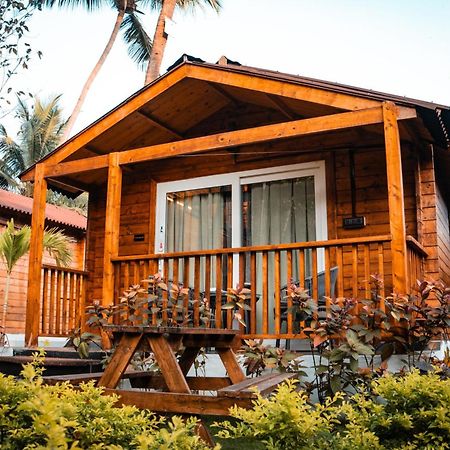 Tranquill Riverside Luxury Cottages With Bathtub, 칸돌림 외부 사진