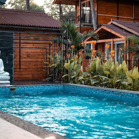 Tranquill Riverside Luxury Cottages With Bathtub, 칸돌림 외부 사진