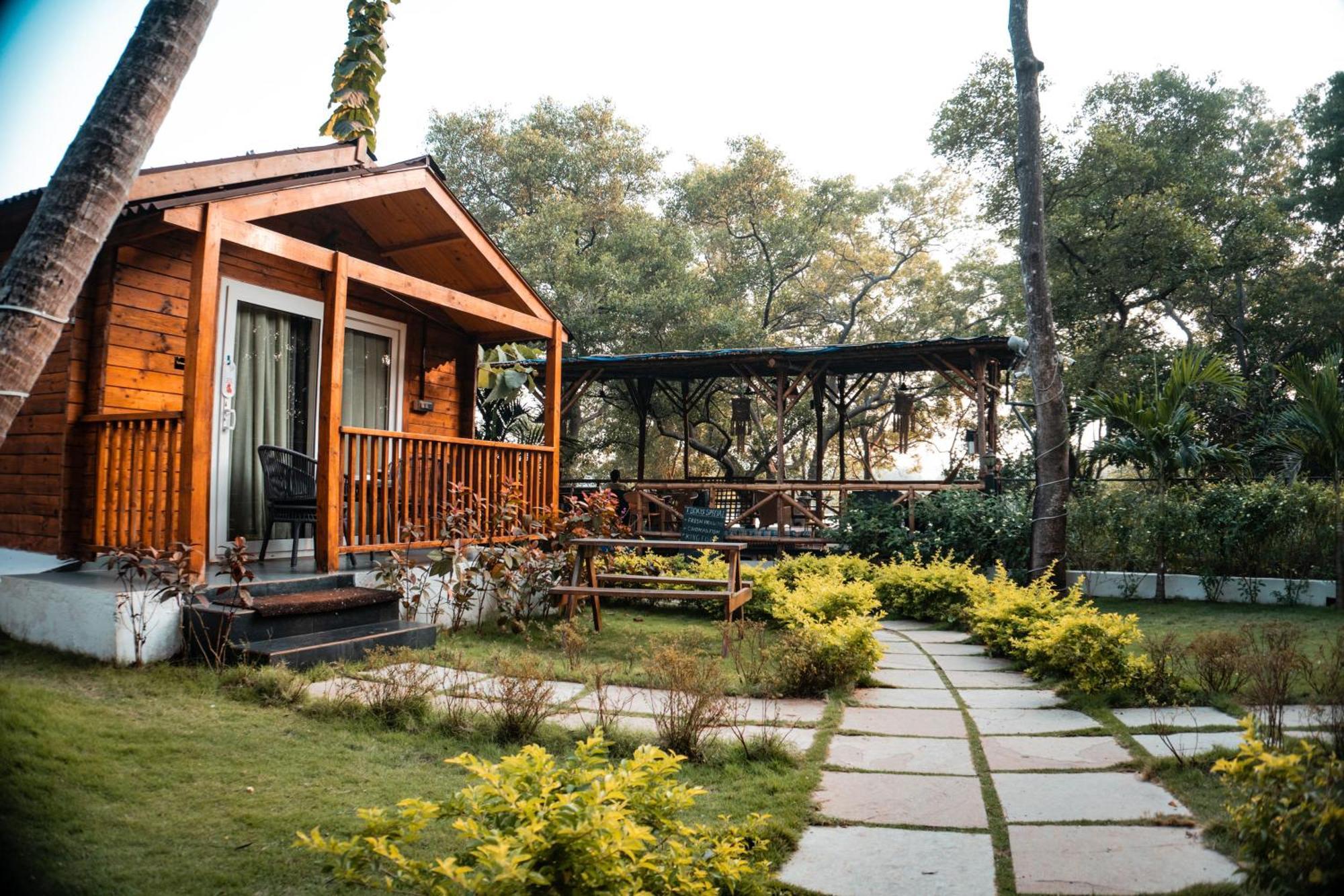 Tranquill Riverside Luxury Cottages With Bathtub, 칸돌림 외부 사진