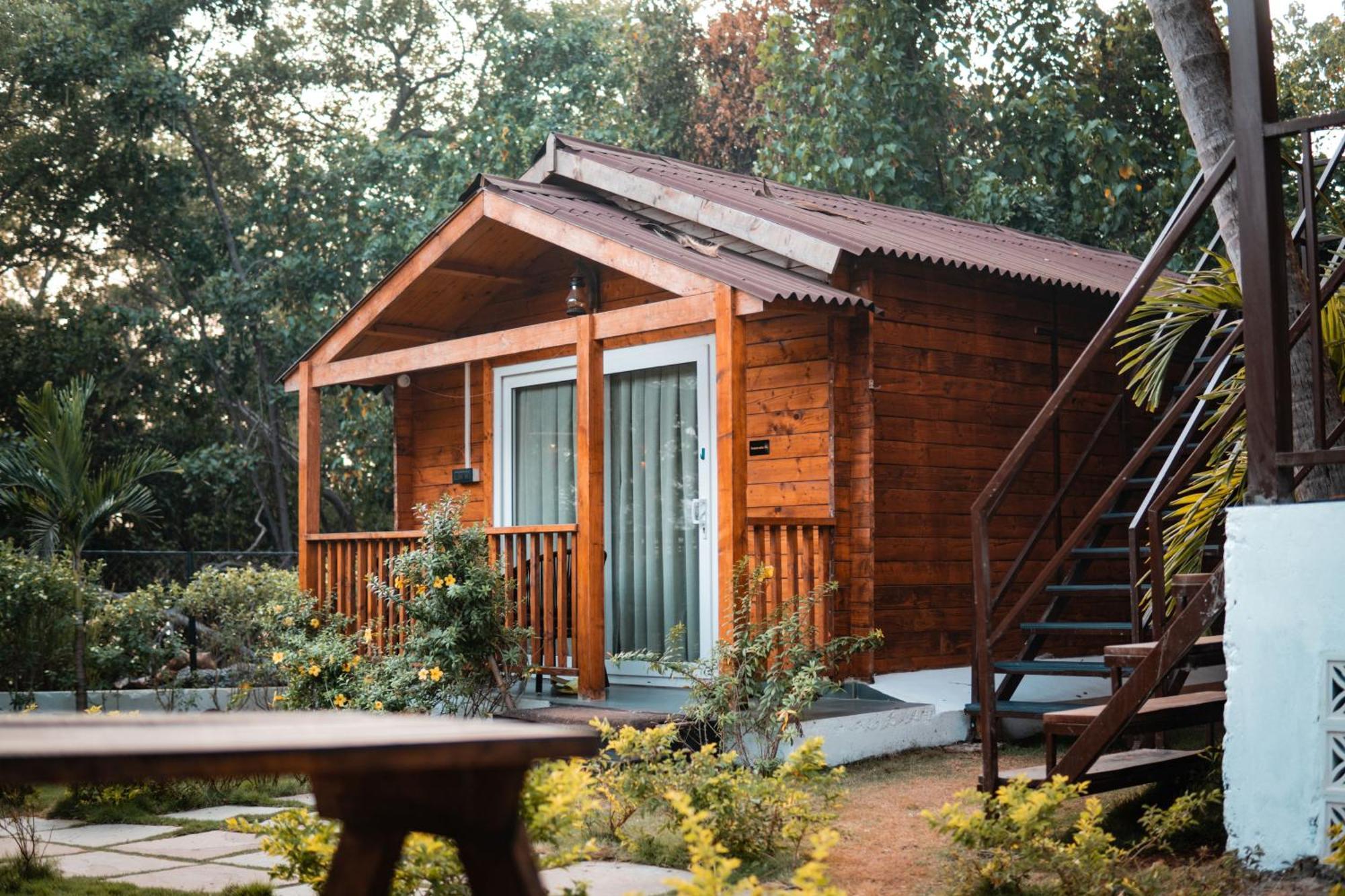 Tranquill Riverside Luxury Cottages With Bathtub, 칸돌림 외부 사진